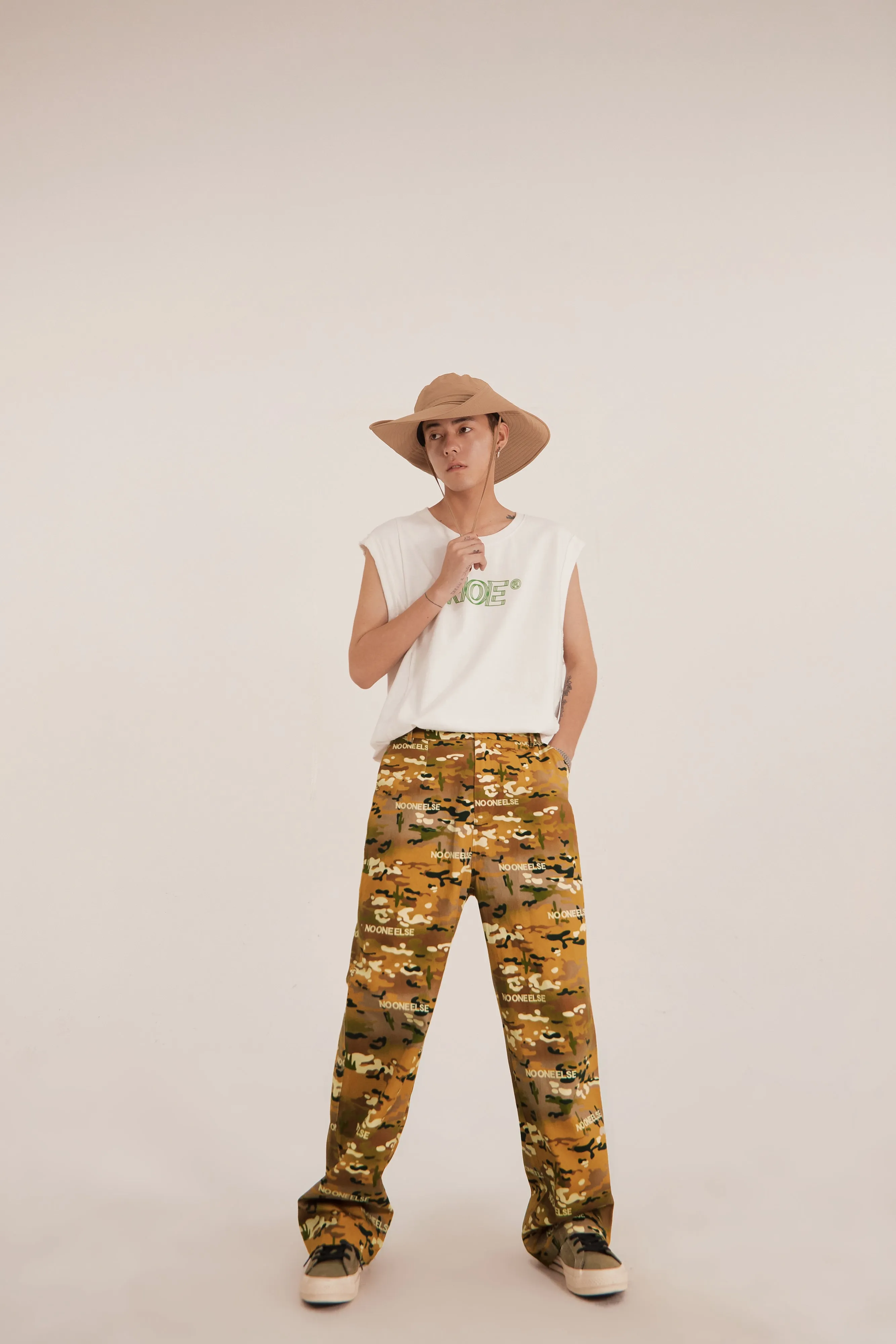 Cameo Print Wide Pants