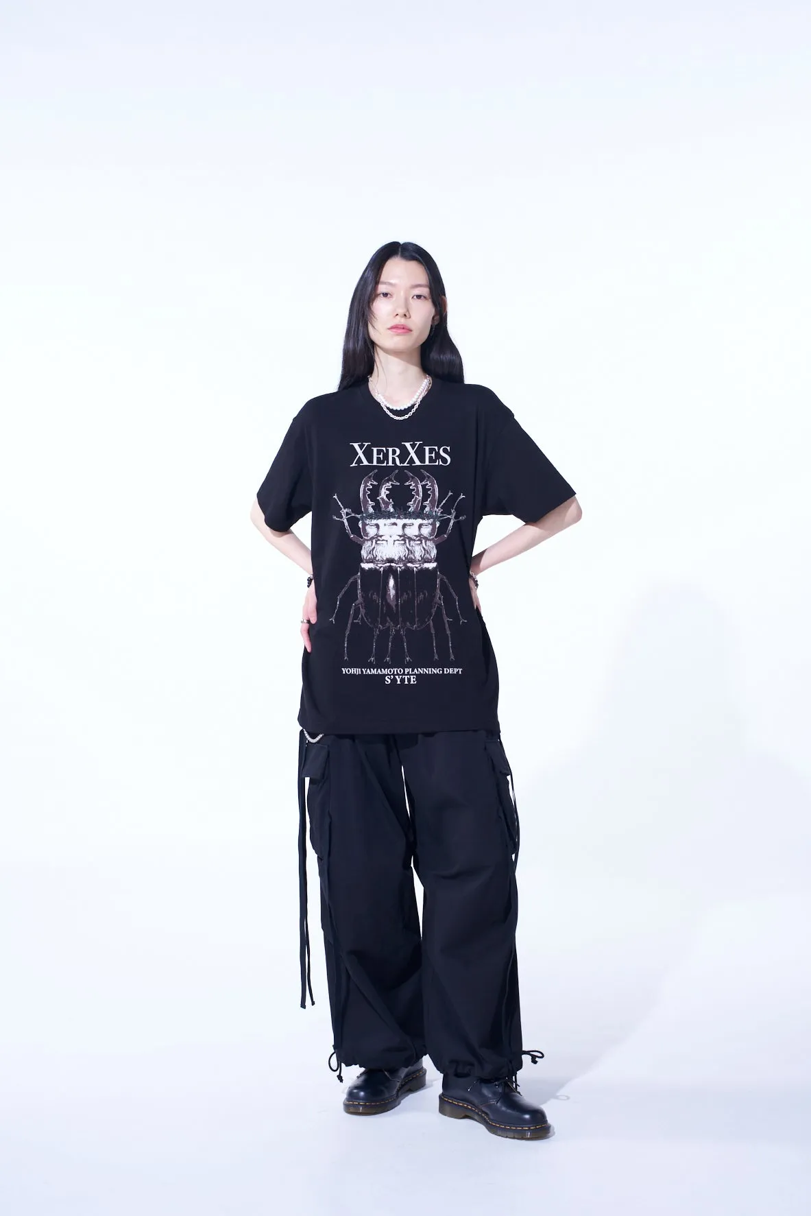 S'YTE x KOICHI IYODA ARTWORK PRINTED T-SHIRT -Xerxes-